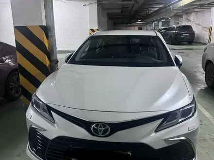 Toyota Camry 2021 года за 14 800 000 тг. в Астана – фото 3