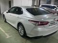 Toyota Camry 2021 годаfor14 800 000 тг. в Астана – фото 2