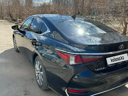 Lexus ES 250 2019 года за 19 000 000 тг. в Астана – фото 4