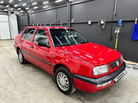 Volkswagen Vento 1994 года за 2 100 000 тг. в Караганда – фото 3