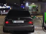 Mercedes-Benz E 280 1995 года за 3 300 000 тг. в Актау