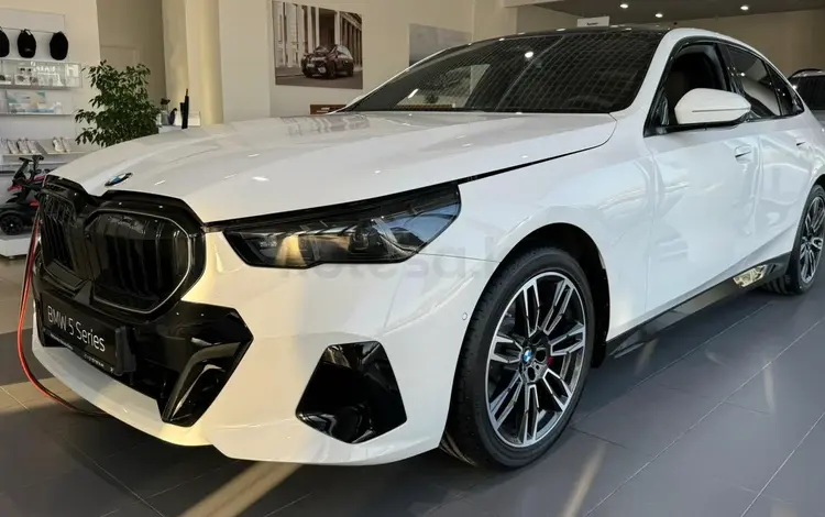 BMW 530 XDrive 2025 года за 52 780 000 тг. в Актобе