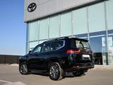 Toyota Land Cruiser Luxe 2025 года за 68 590 000 тг. в Алматы – фото 2