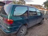 Volkswagen Sharan 1996 года за 1 600 000 тг. в Новоишимский – фото 2