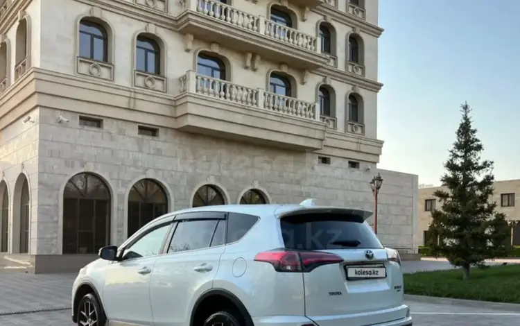 Toyota RAV4 2019 года за 13 000 000 тг. в Шымкент