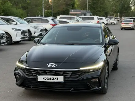 Hyundai Elantra 2023 года за 9 200 000 тг. в Астана
