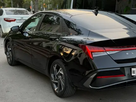 Hyundai Elantra 2023 года за 9 200 000 тг. в Астана – фото 4