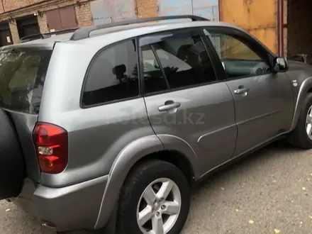 Toyota RAV4 2004 года за 5 000 000 тг. в Усть-Каменогорск – фото 2