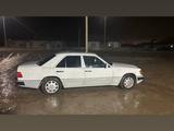 Mercedes-Benz E 200 1992 года за 700 000 тг. в Астана – фото 3