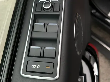 Land Rover Range Rover 2017 года за 35 000 000 тг. в Алматы – фото 23