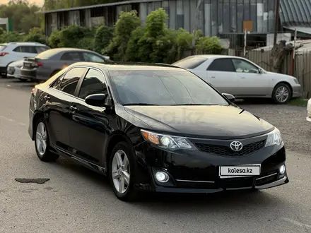 Toyota Camry 2014 года за 8 000 000 тг. в Алматы – фото 2