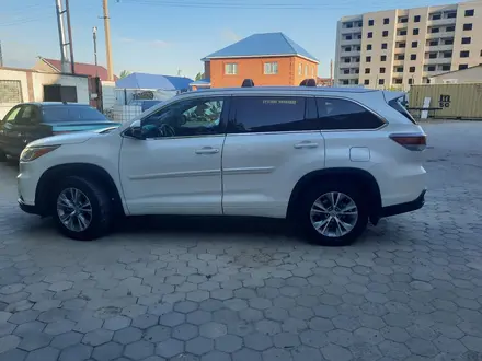 Toyota Highlander 2015 года за 11 700 000 тг. в Актобе – фото 2