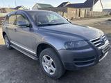 Volkswagen Touareg 2004 года за 3 500 000 тг. в Жезказган – фото 2