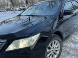 Toyota Camry 2013 года за 10 000 000 тг. в Актобе – фото 2