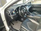 Toyota Camry 2020 года за 14 500 000 тг. в Тараз – фото 5