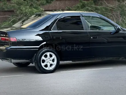 Toyota Camry 1999 года за 3 750 000 тг. в Алматы – фото 28