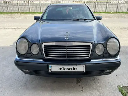 Mercedes-Benz E 230 1995 года за 3 200 000 тг. в Тараз – фото 3