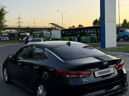 Kia K5 2015 года за 8 900 000 тг. в Алматы – фото 4