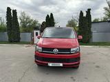 Volkswagen Transporter 2017 года за 13 200 000 тг. в Алматы
