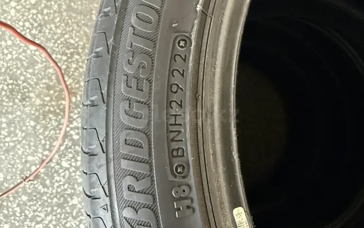 Разноширокие. Можно по отдельности за 70 000 тг. в Алматы