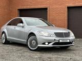 Mercedes-Benz S 500 2006 года за 7 500 000 тг. в Астана – фото 3