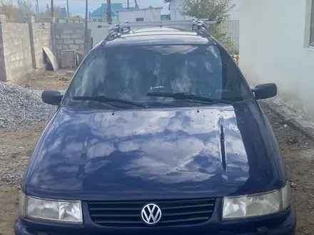 Volkswagen Passat 1994 года за 1 900 000 тг. в Шиели – фото 6