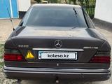Mercedes-Benz E 220 1993 года за 1 800 000 тг. в Шымкент – фото 5