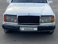 Mercedes-Benz E 220 1992 года за 1 400 000 тг. в Алматы