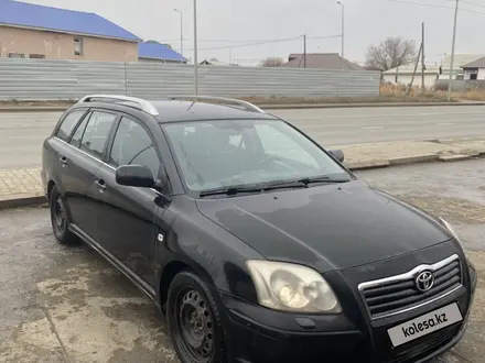 Toyota Avensis 2006 года за 3 500 000 тг. в Атырау – фото 2