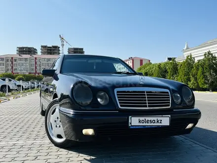 Mercedes-Benz E 320 1998 года за 3 900 000 тг. в Актау