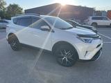 Toyota RAV4 2018 годаfor13 000 000 тг. в Астана – фото 2