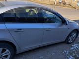 Chevrolet Cruze 2013 года за 3 500 000 тг. в Шымкент – фото 2