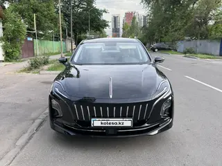Hongqi E-QM5
