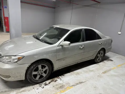 Toyota Camry 2005 года за 3 600 000 тг. в Астана – фото 2