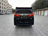 Toyota Alphard 2021 годаүшін38 000 000 тг. в Алматы – фото 2