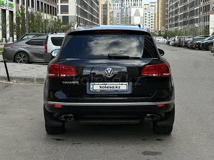 Volkswagen Touareg 2015 года за 13 300 000 тг. в Астана – фото 6