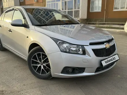 Chevrolet Cruze 2012 года за 3 900 000 тг. в Уральск – фото 2