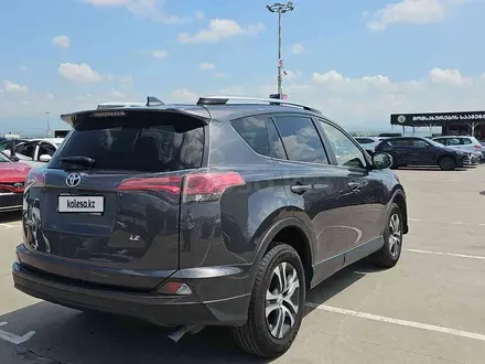 Toyota RAV4 2018 года за 6 600 000 тг. в Алматы – фото 4