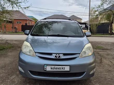 Toyota Sienna 2008 года за 8 500 000 тг. в Актобе – фото 2