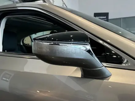 Lexus ES 250 Progressive 2025 года за 32 390 000 тг. в Алматы – фото 2