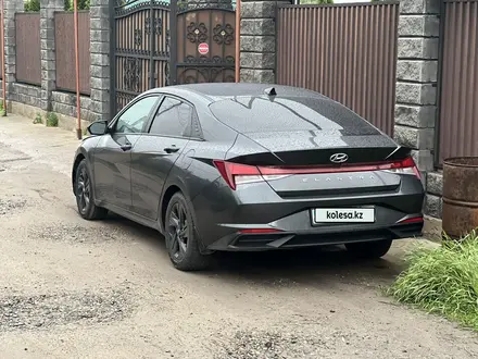 Hyundai Elantra 2022 годаүшін12 550 000 тг. в Алматы – фото 2