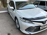 Toyota Camry 2018 года за 14 300 000 тг. в Астана – фото 4