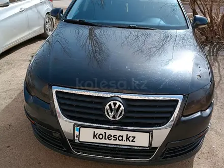 Volkswagen Passat 2005 года за 2 000 000 тг. в Астана – фото 27