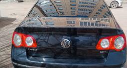 Volkswagen Passat 2005 года за 2 000 000 тг. в Астана – фото 5