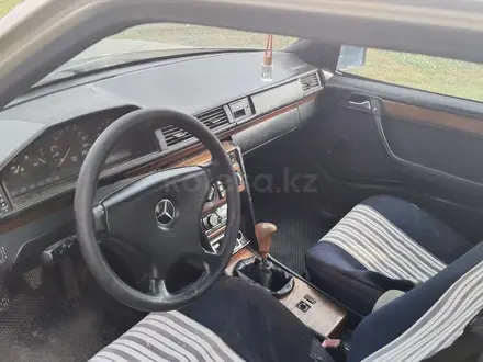 Mercedes-Benz E 200 1993 года за 1 200 000 тг. в Алматы – фото 2