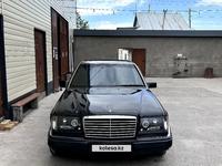 Mercedes-Benz E 220 1994 года за 2 600 000 тг. в Шымкент