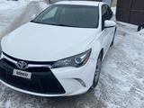 Toyota Camry 2015 года за 5 500 000 тг. в Уральск – фото 2