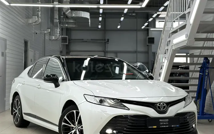 Toyota Camry 2020 года за 14 990 000 тг. в Астана