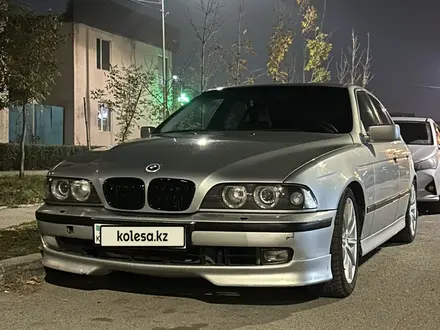 BMW 523 1997 года за 2 600 000 тг. в Алматы – фото 3