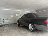 Mercedes-Benz E 200 1994 года за 2 800 000 тг. в Шымкент – фото 2